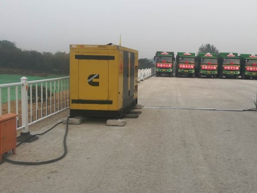 潍坊电力系统的稳定性和设备兼容性如何影响发电机组的频率规格？