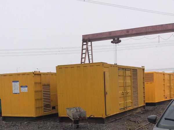 潍坊100kw柴油发电机组每小时油耗？