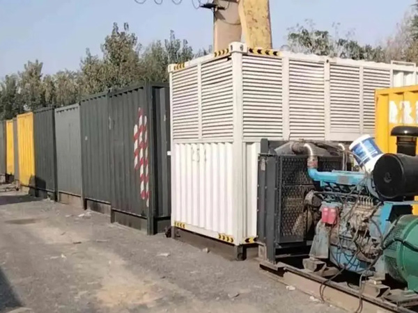 潍坊200KW柴油发电机机组每小时油耗是多少？